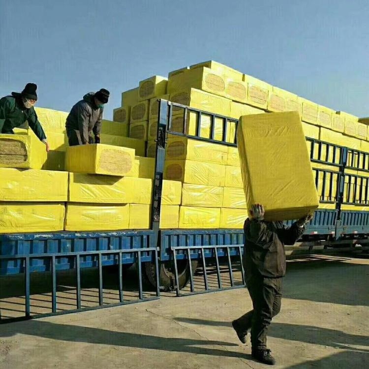 唐山蘆臺(tái)經(jīng)濟(jì)技術(shù)開(kāi)發(fā)區(qū)豎絲巖棉隔離帶